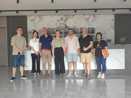 Australian Customers Visit Animatronic Dinosaur and Lantern Factory, Experience the Charm of Products