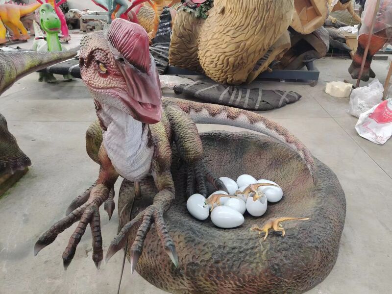 Oviraptor with eggs